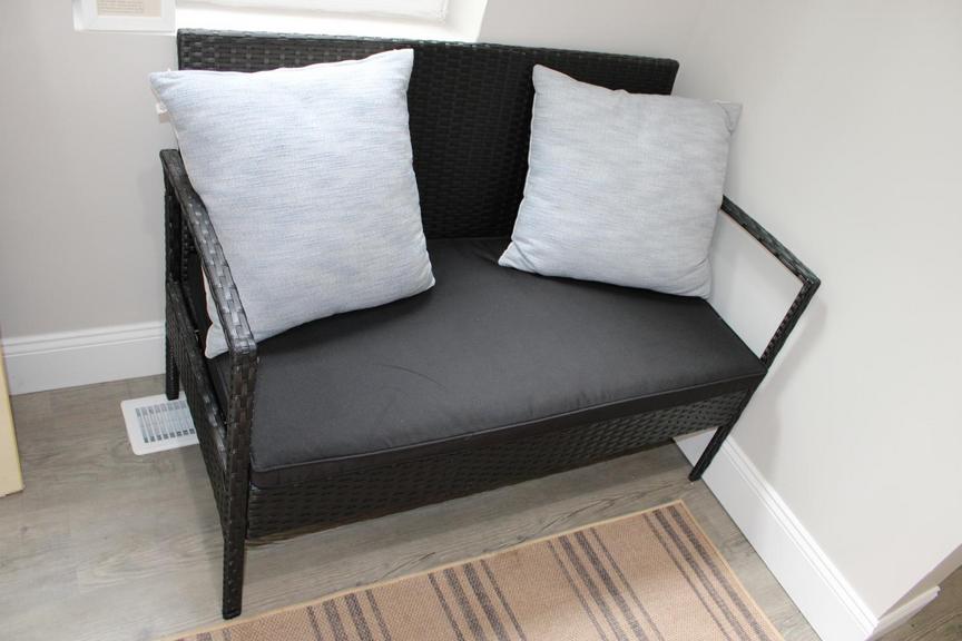 Auction Ohio AllWeather Wicker Settee