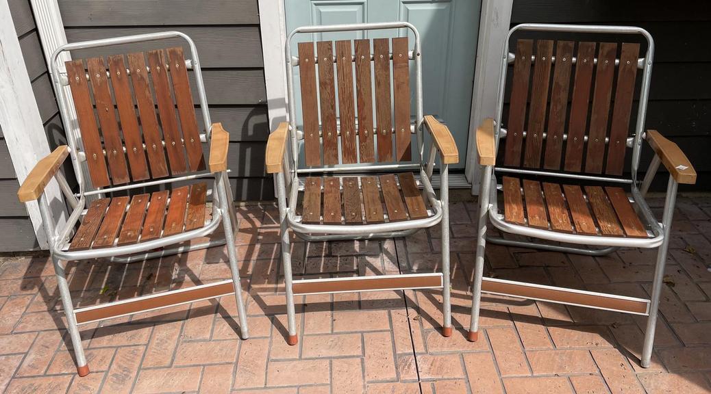 Auction Ohio Mid Cent. Folding Chairs