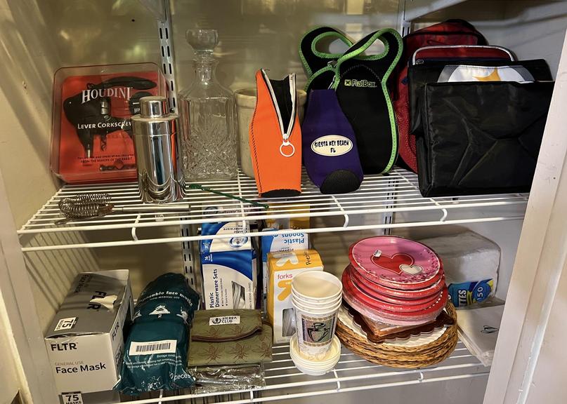 Auction Ohio Decanter & Kitchen Items