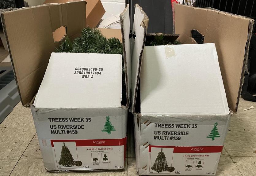 Auction Ohio Prelit 4' Christmas Trees