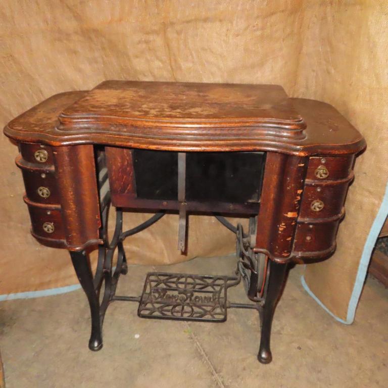 Auction Ohio New Royal Sewing Machine