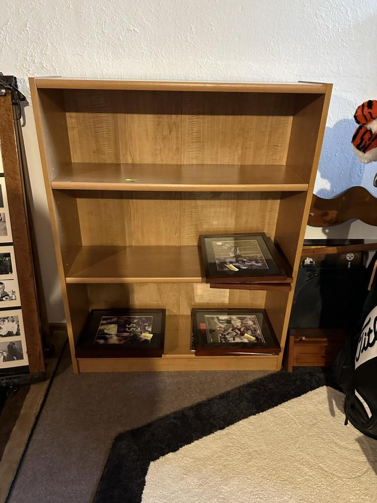 Auction Ohio Bookcase/shelf