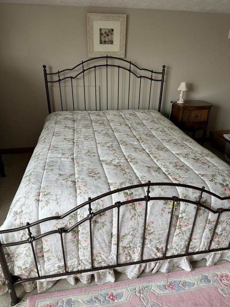 Auction Ohio Arhaus metal queen bed