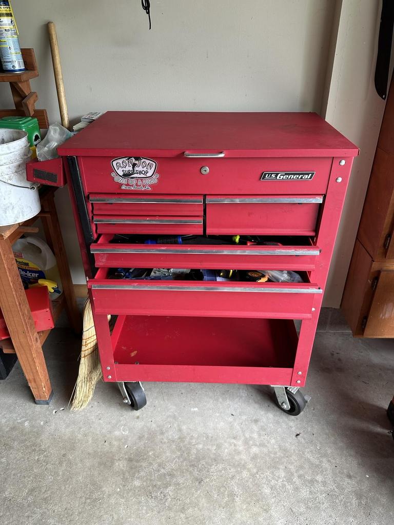 Auction Ohio Large tool chest on wheels