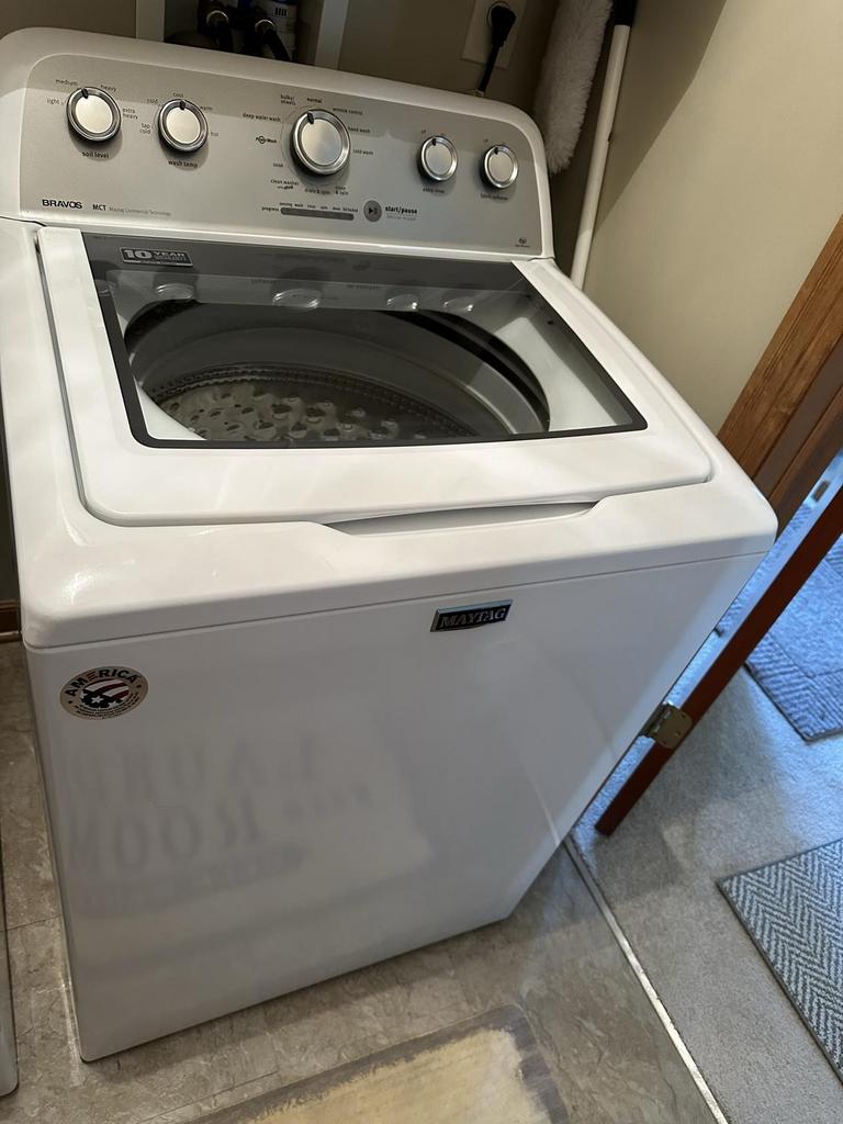 Auction Ohio Maytag newer washer