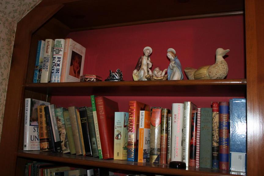 Auction Ohio Vintage Books & Décor