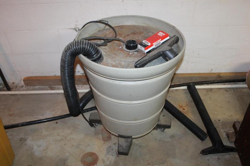Auction Ohio Craftsman Shop Vac