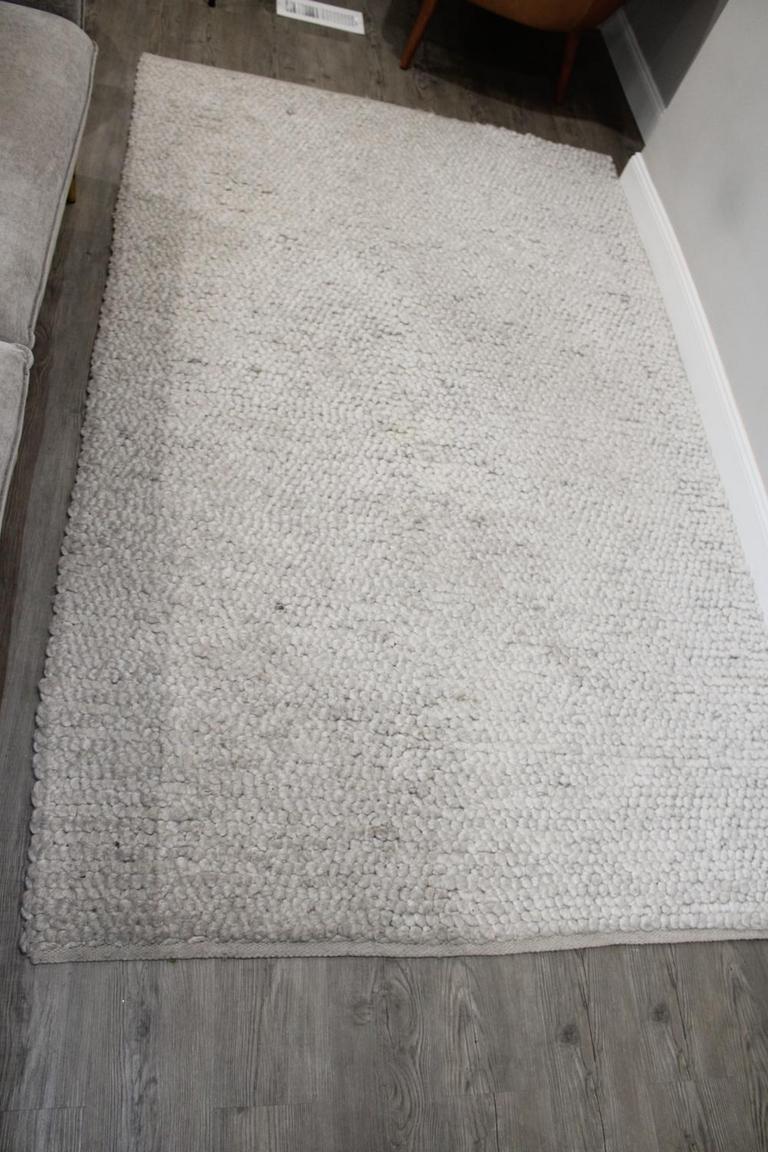 Auction Ohio Article Hira WoolBlend Rug