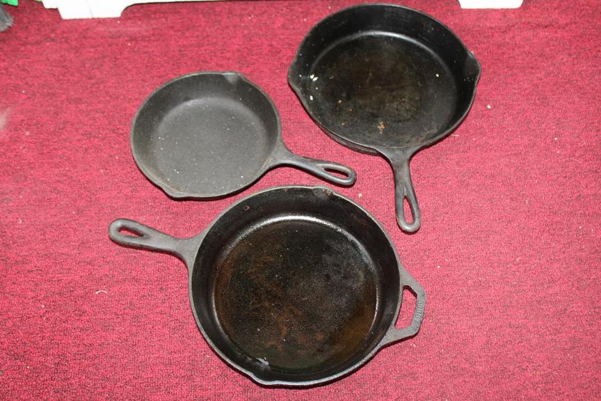 Auction Ohio Cast Iron Skillets