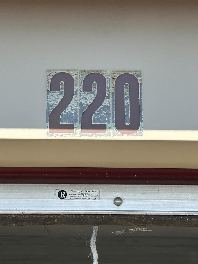 Auction Ohio Storage unit 220