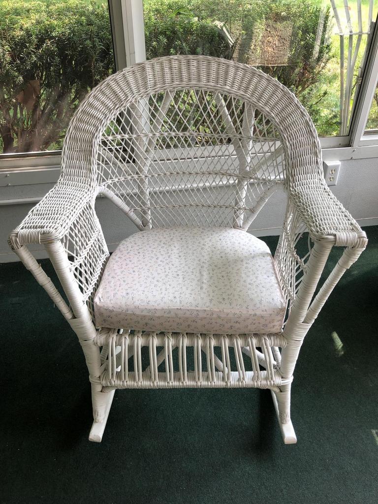 Auction Ohio Wicker Rocker