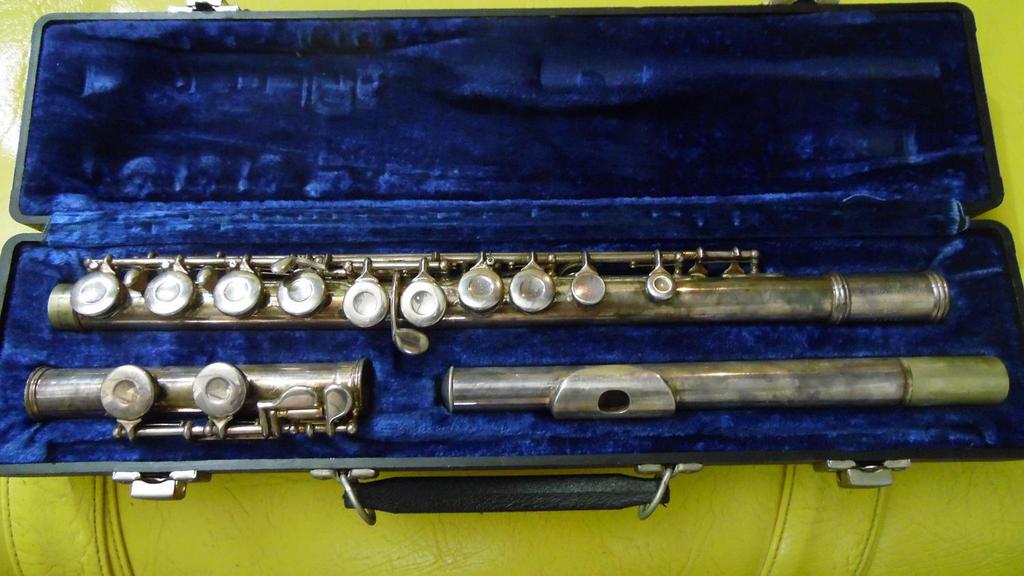 Auction Ohio Gemeinhardt Model KGG Flute