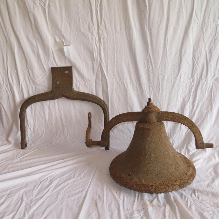 Auction Ohio Cast Iron Dinner Bell