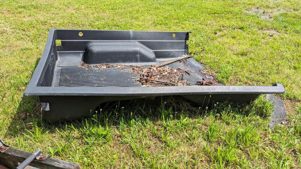 Auction Ohio Truck bed liner