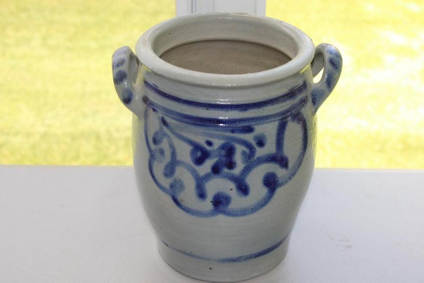 Auction Ohio Salt Glazed Pottery Urn