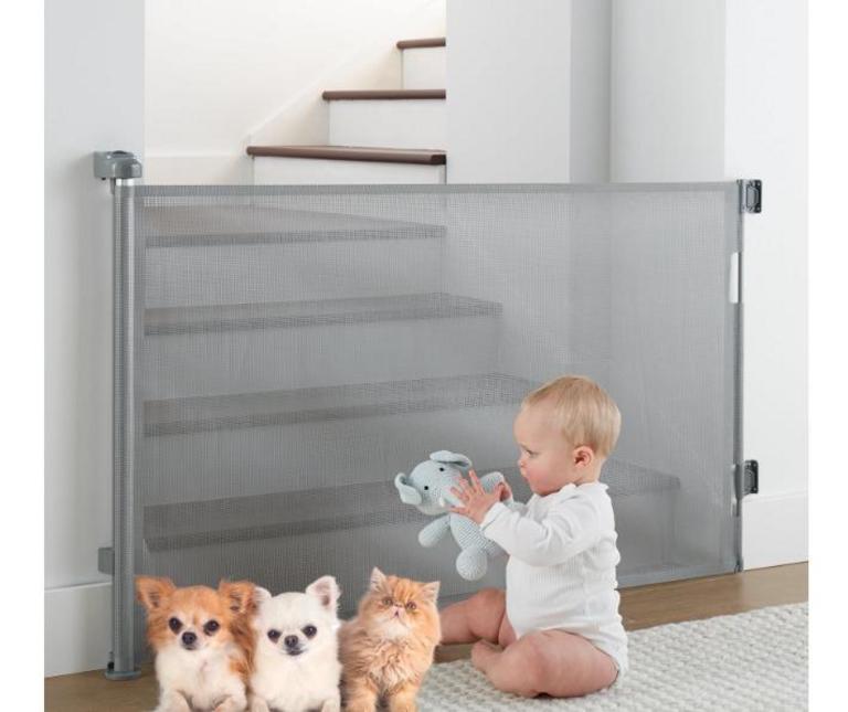 RETRACTABLE BABY GATE