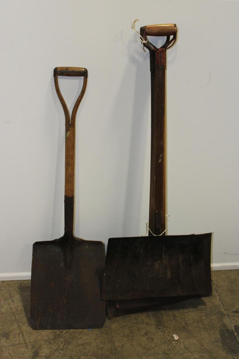 Auction Ohio Four Vintage Shovels