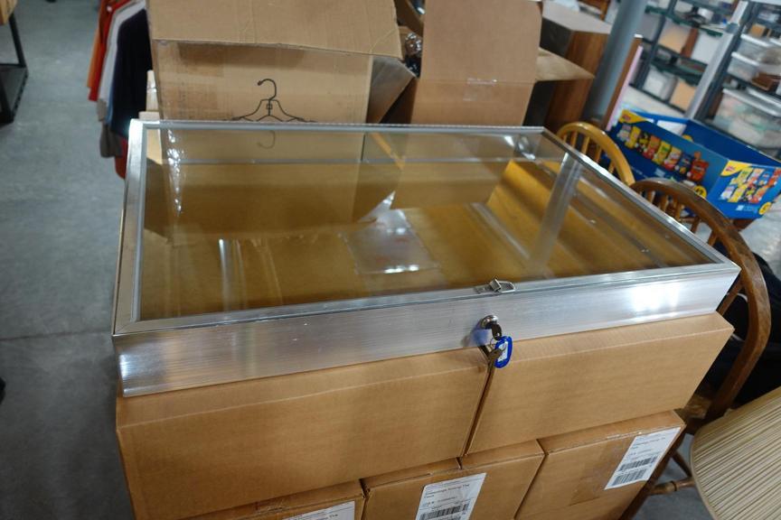 Auction Ohio | Display Case