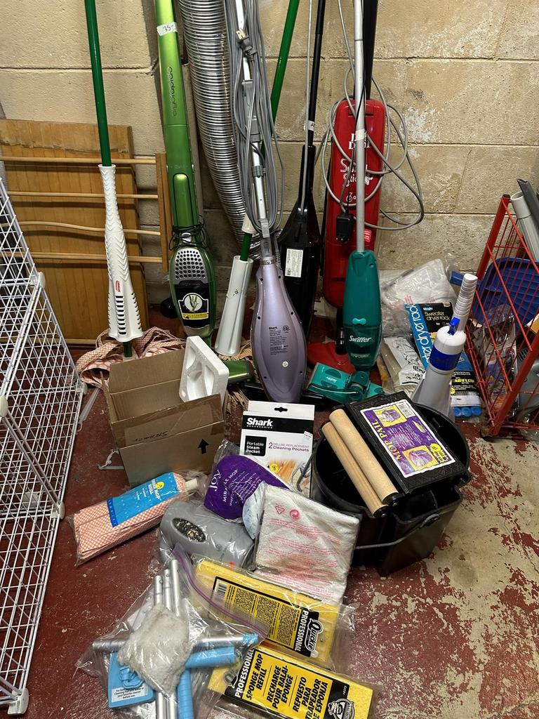 Auction Ohio Cleaningmops, vacs etc