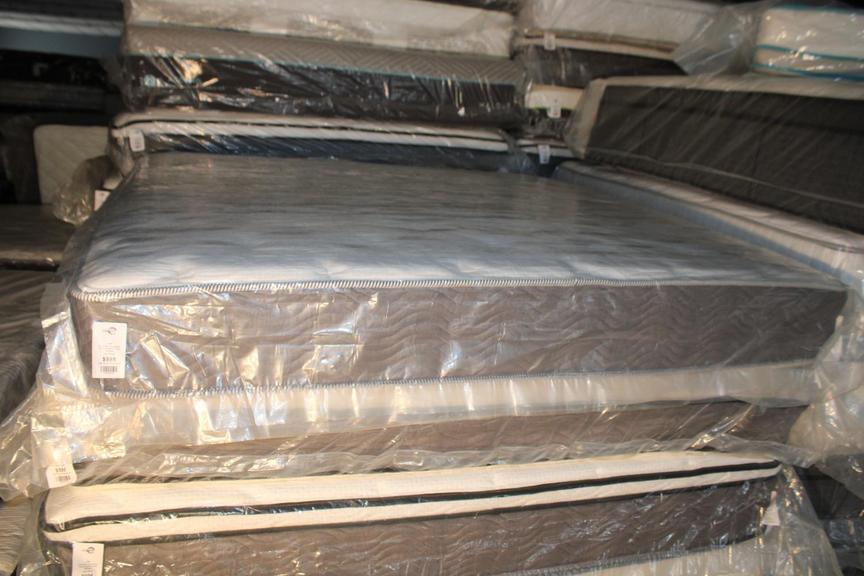 Auction Ohio Zinus King Mattress