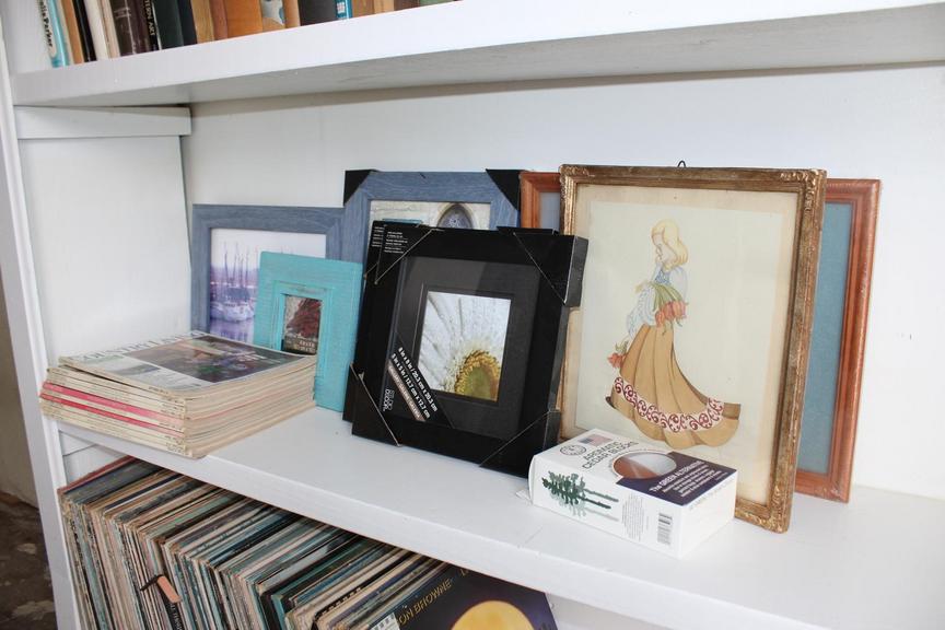 Auction Ohio Photo Frames & Magazines