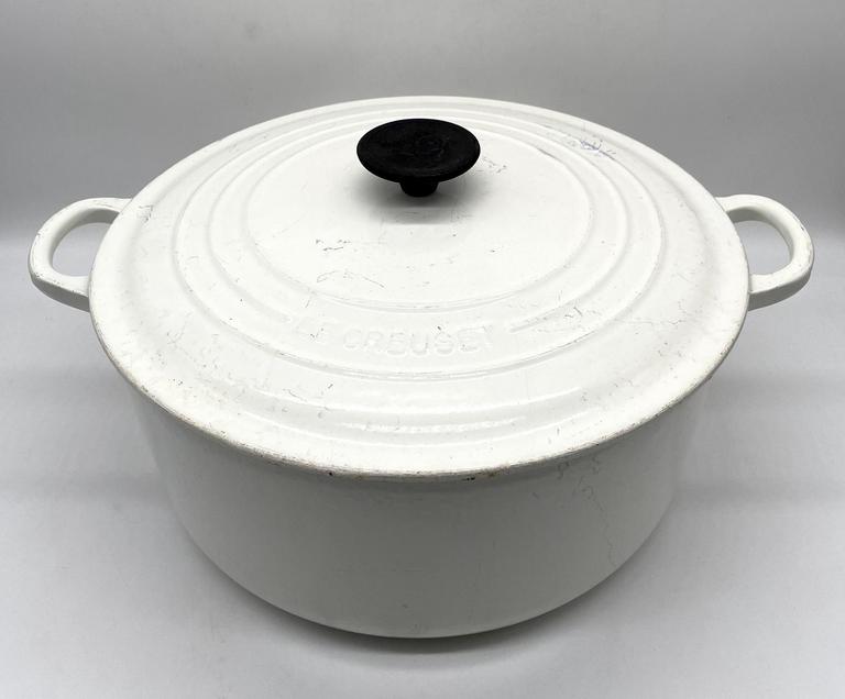 Auction Ohio Le Creuset Dutch Oven