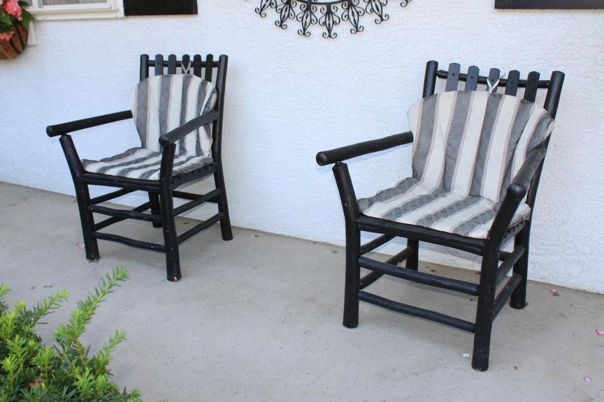 Auction Ohio Black Patio Chairs