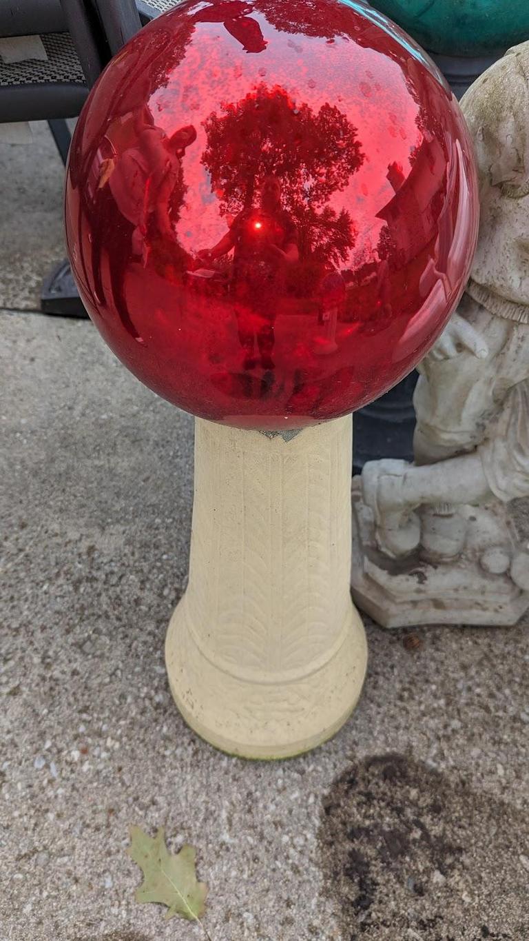 Auction Ohio Gazing ball and pedestal