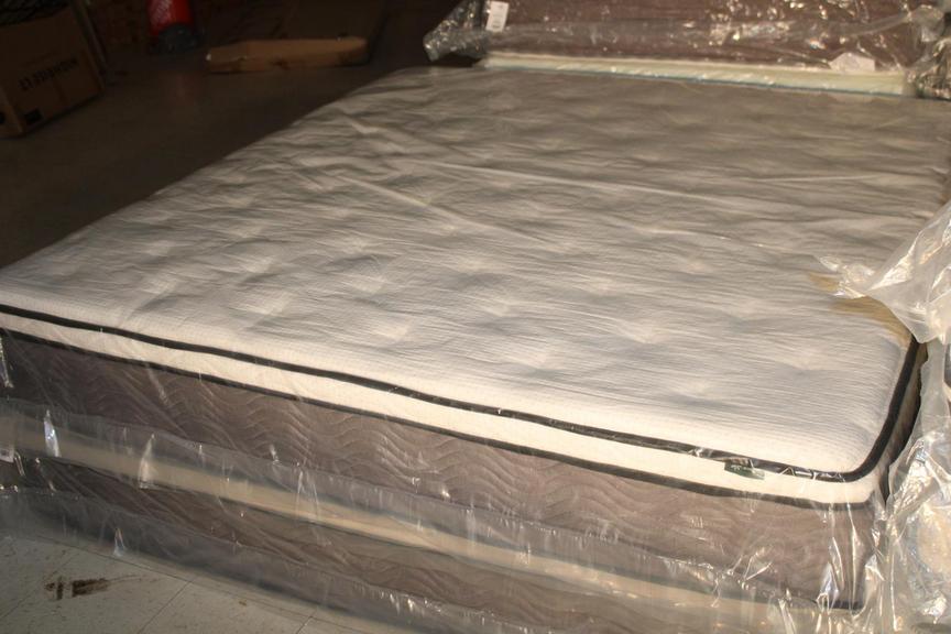 Auction Ohio Zinus King Mattress