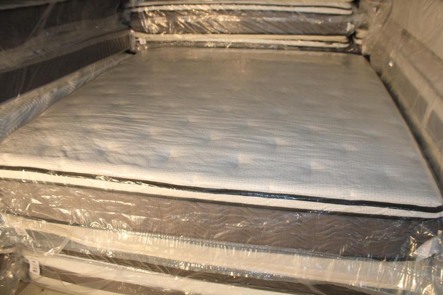 Auction Ohio Zinus King Mattress