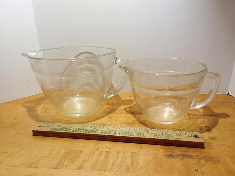 Auction Ohio Glass Measuring cups