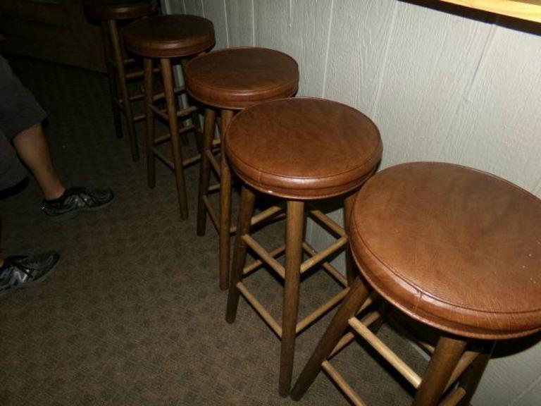 Auction Ohio bar stools