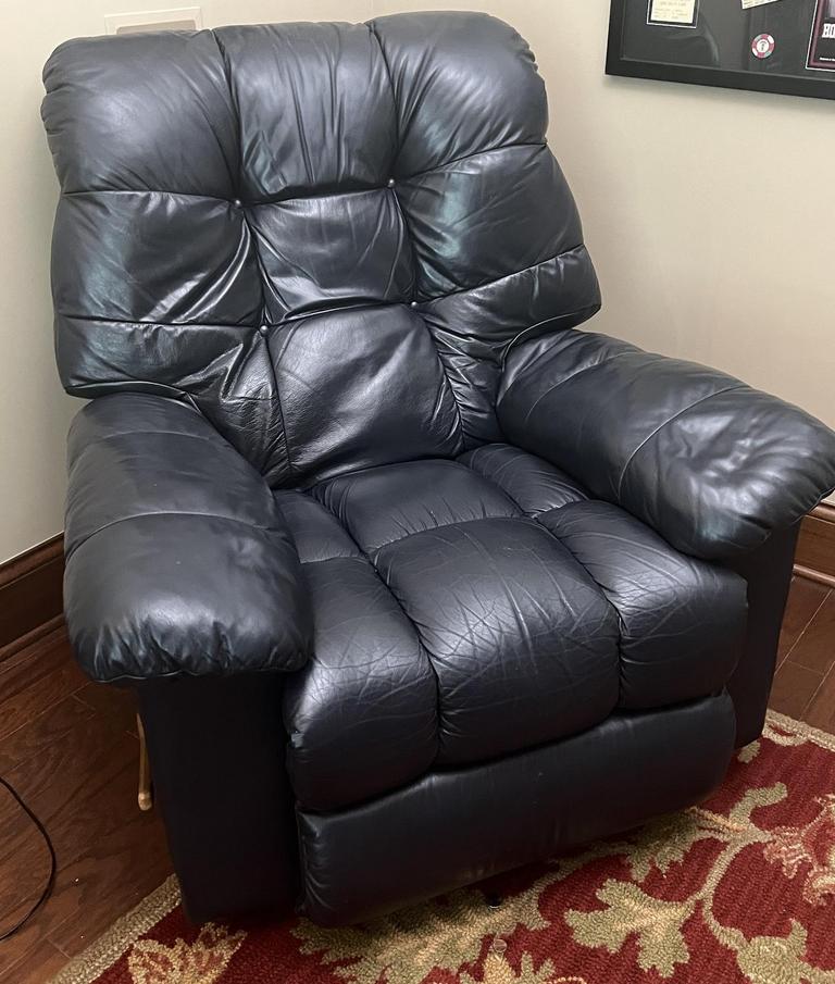 Auction Ohio LaZBoy Recliner