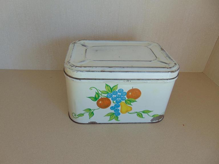 Auction Ohio Vintage Metal Bread Box