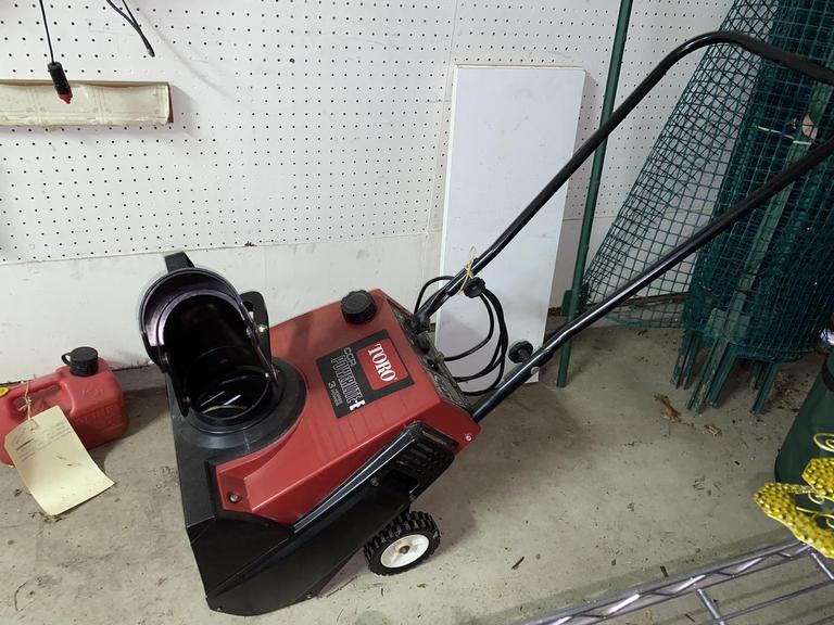 Auction Ohio Toro Snow thrower