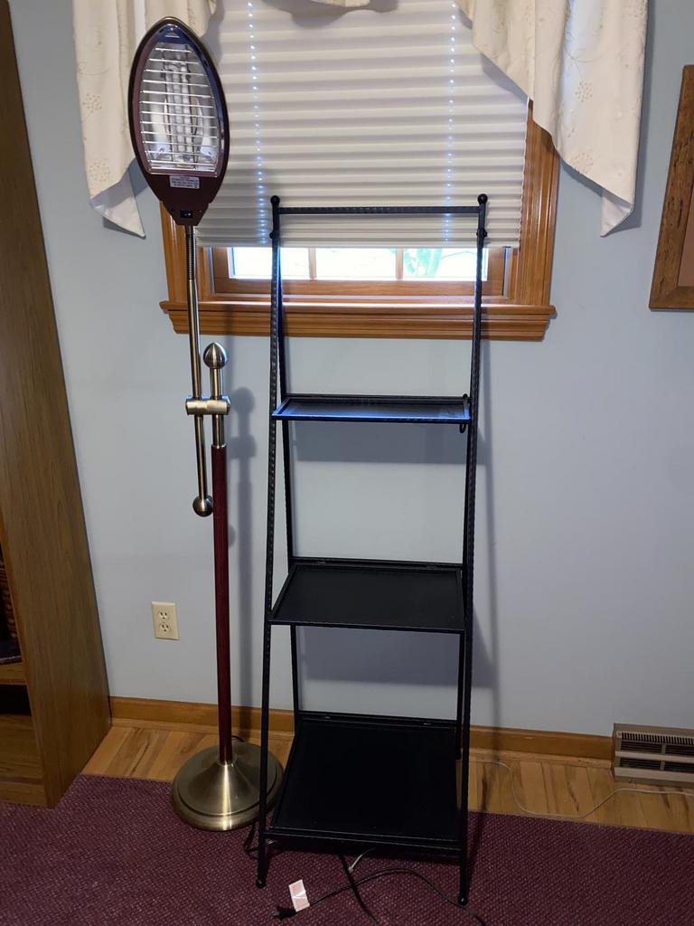 Auction Ohio Bookshelf & Lamp