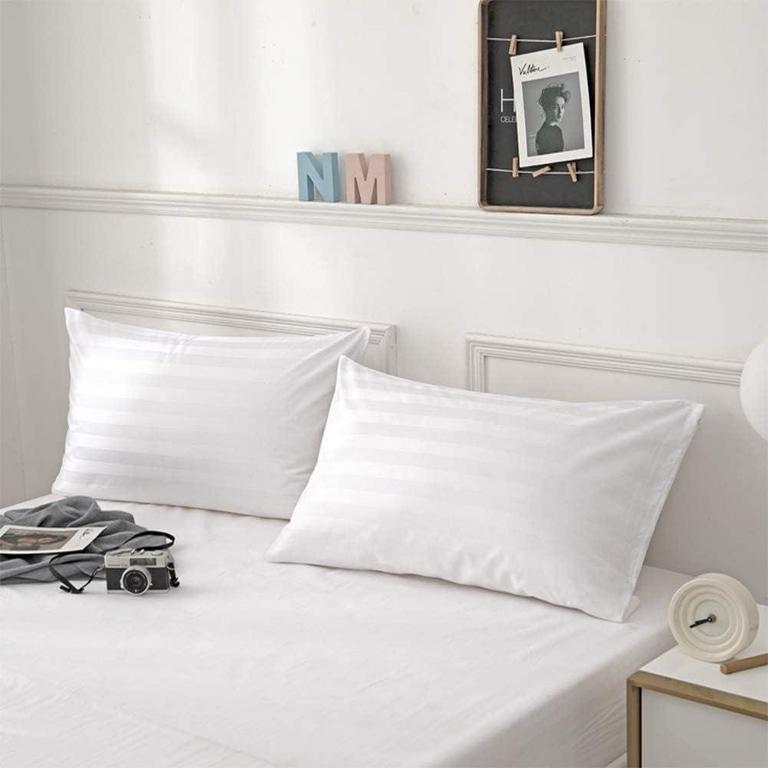 2 EGYPTIAN COTTON PILLOW CASES