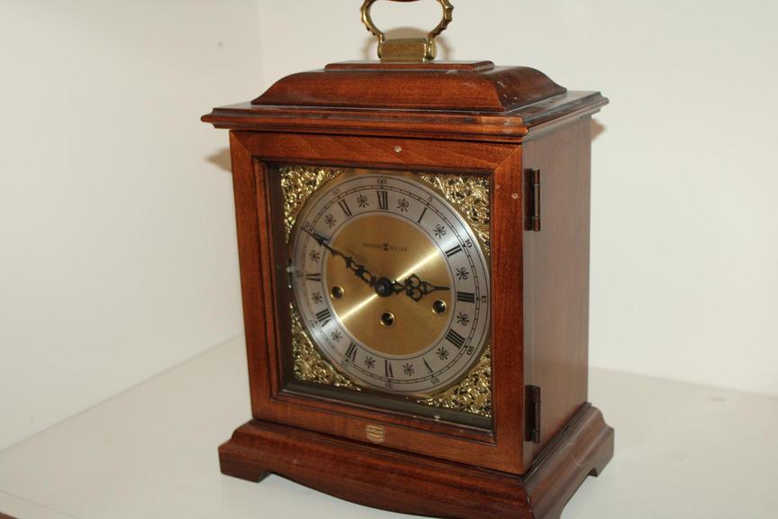 Auction Ohio Howard Miller Mantle Clock