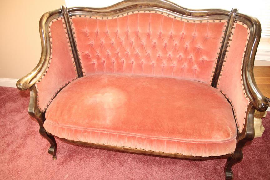 Auction Ohio Antique Velvet Settee