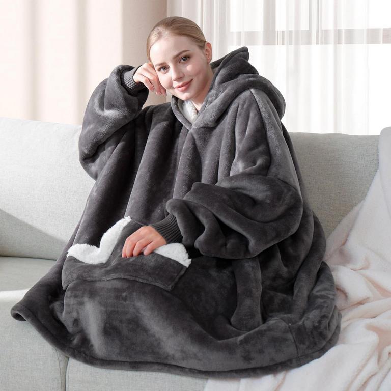 TOUCHAT SHERPA BLANKET HOODIE