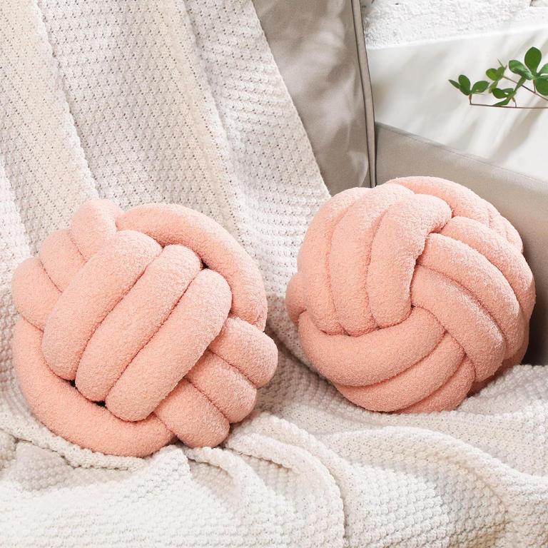 2PK KNOT PILLOW BALLS