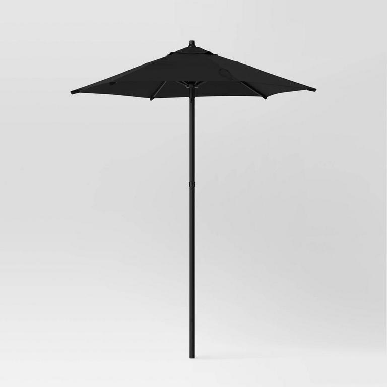 ROOM ESSENTIALS 6FT UMBRELLA