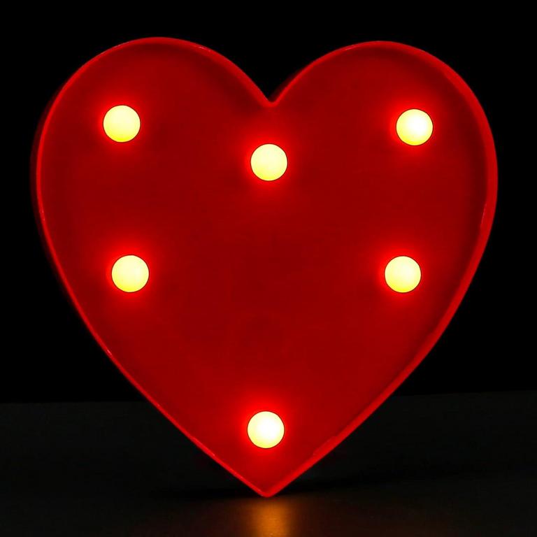 MARQUEE LIGHT UP HEART