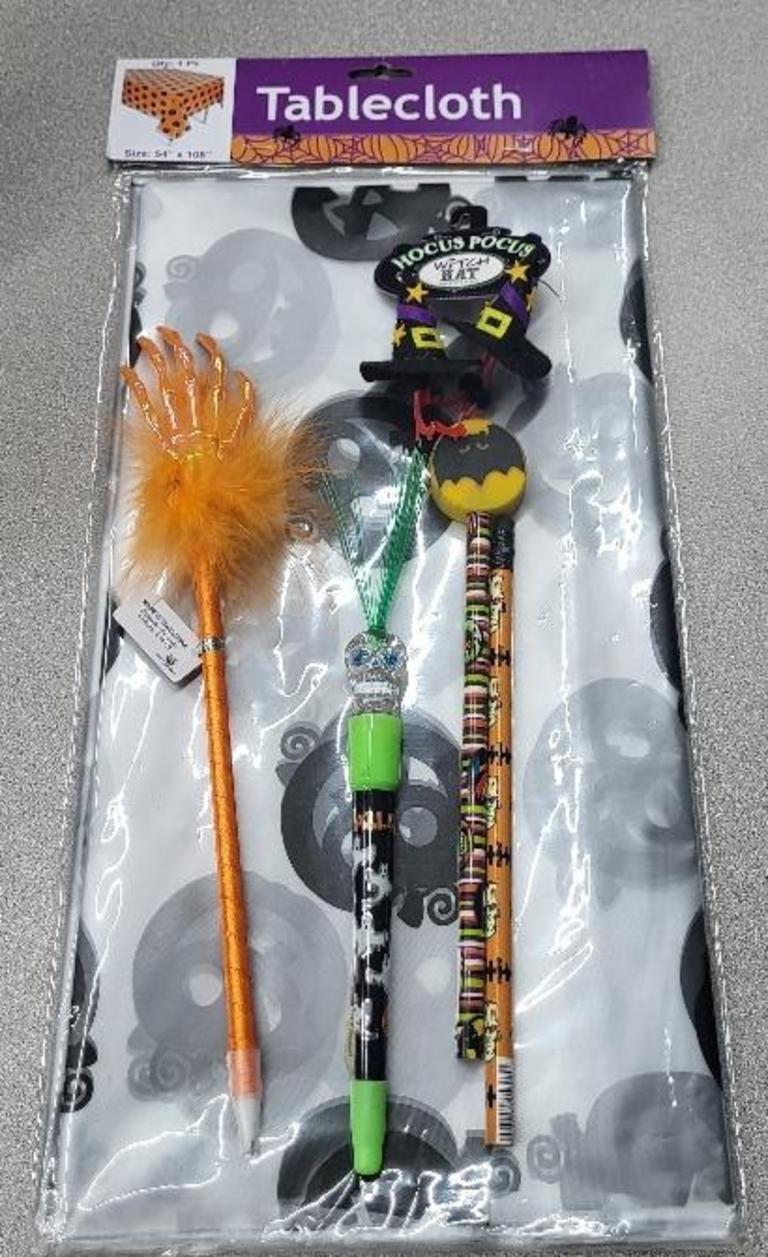 SMALL HALLOWEEN LOT NEW ITEMS