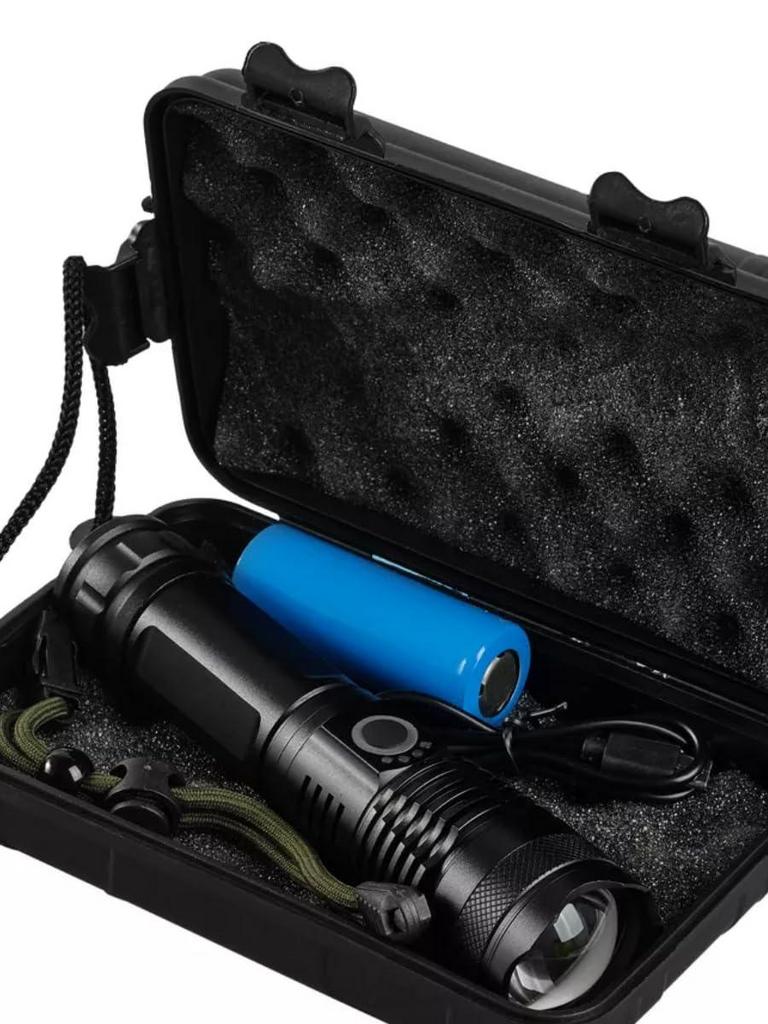 LRR HIGH LUMEN FLASHLIGHT