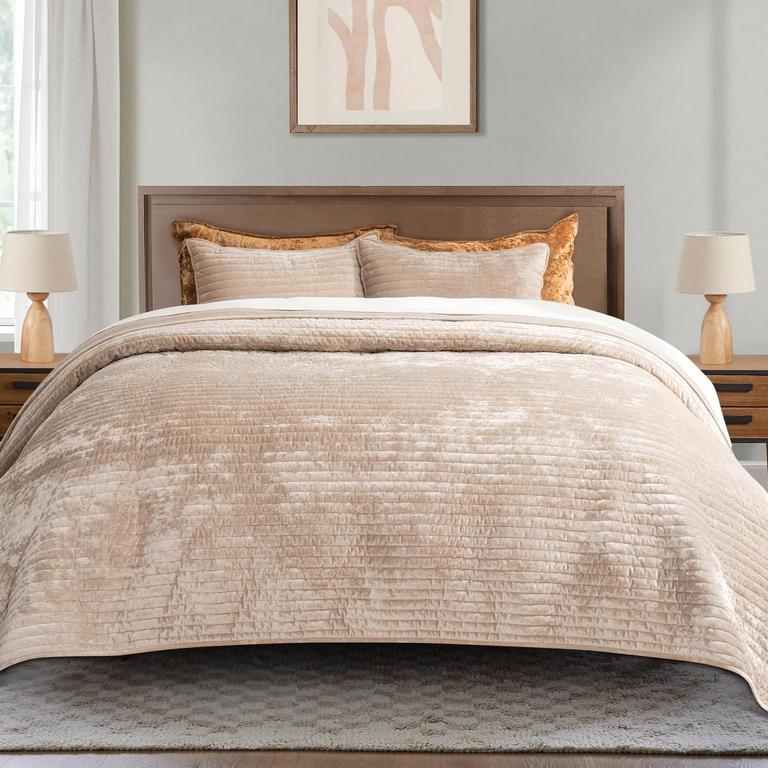 EVERGRACE VELVET QUILT KING