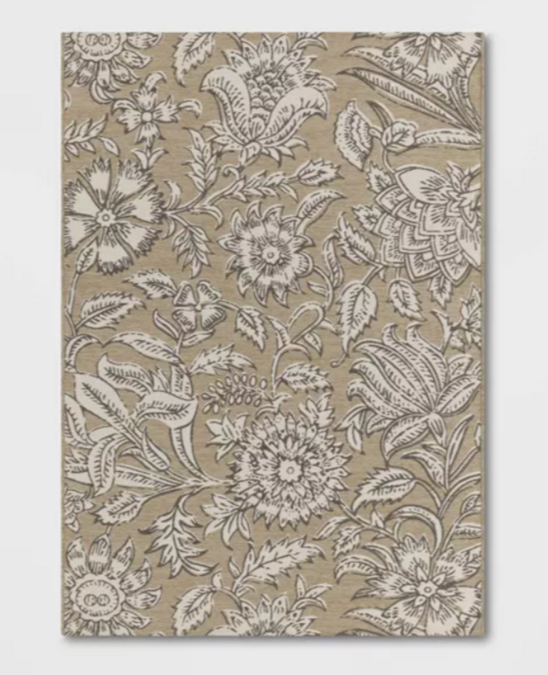 7X10 AREA RUG