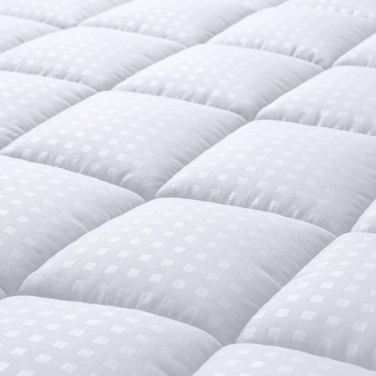 VOUA QUEEN MATTRESS PAD
