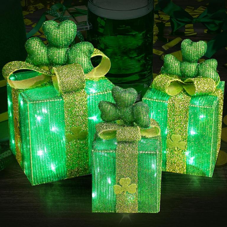 TNGAN LIGHTED GIFT BOXES
