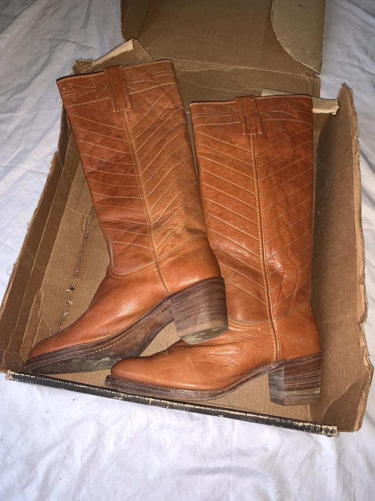 Used frye outlet boots